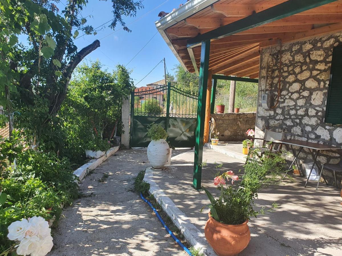 Hotel Πέτρινο Σπίτι Lazaráta Esterno foto