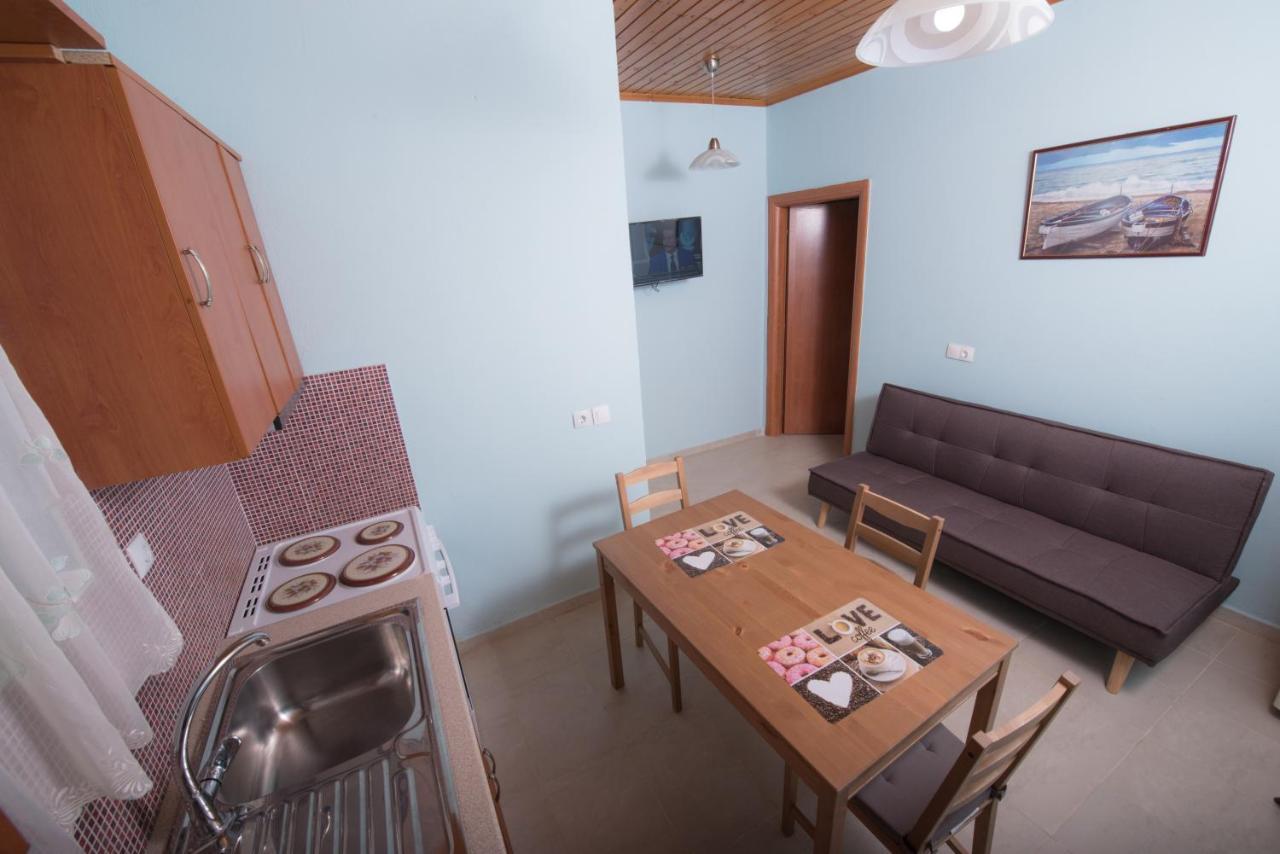 Hotel Πέτρινο Σπίτι Lazaráta Esterno foto