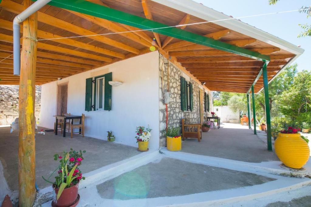 Hotel Πέτρινο Σπίτι Lazaráta Esterno foto