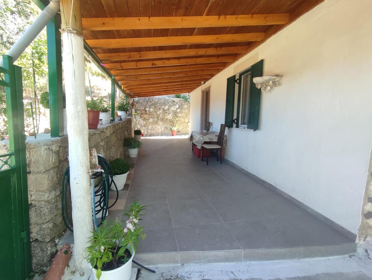 Hotel Πέτρινο Σπίτι Lazaráta Esterno foto